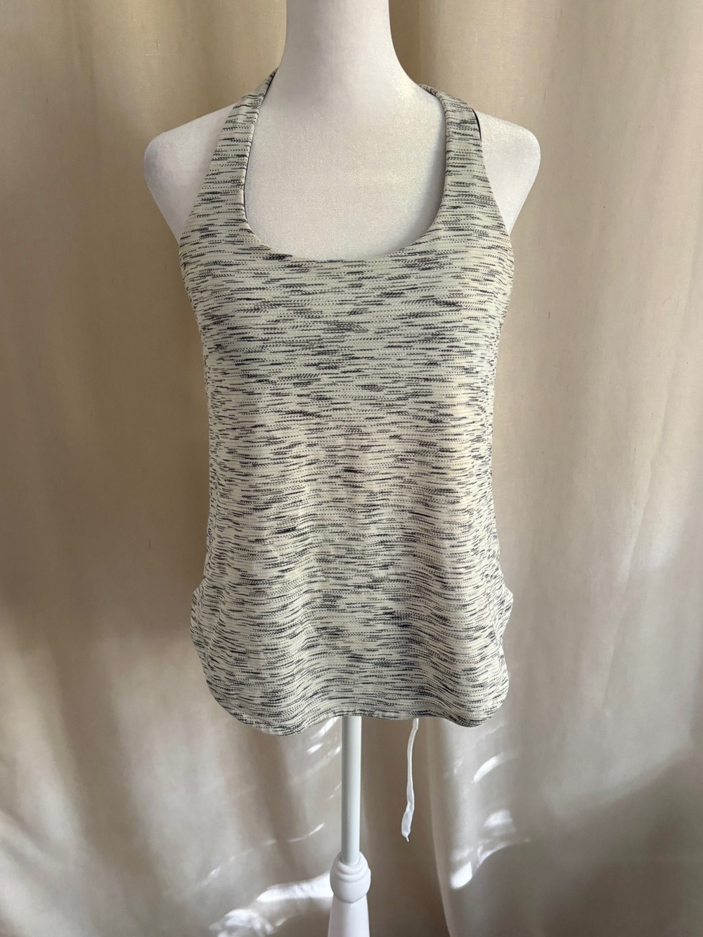lululemon Free to Be Serene Shelf Bra Tank Top — Size 4